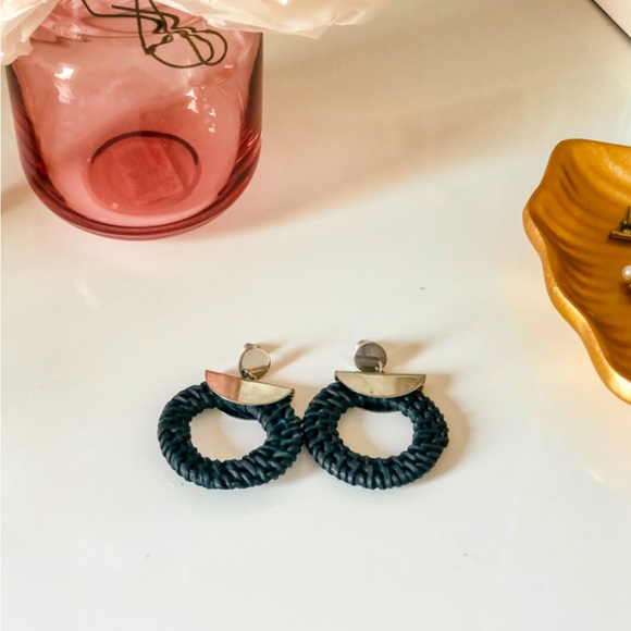 Earrings - Metallic - Picture 1 of 1